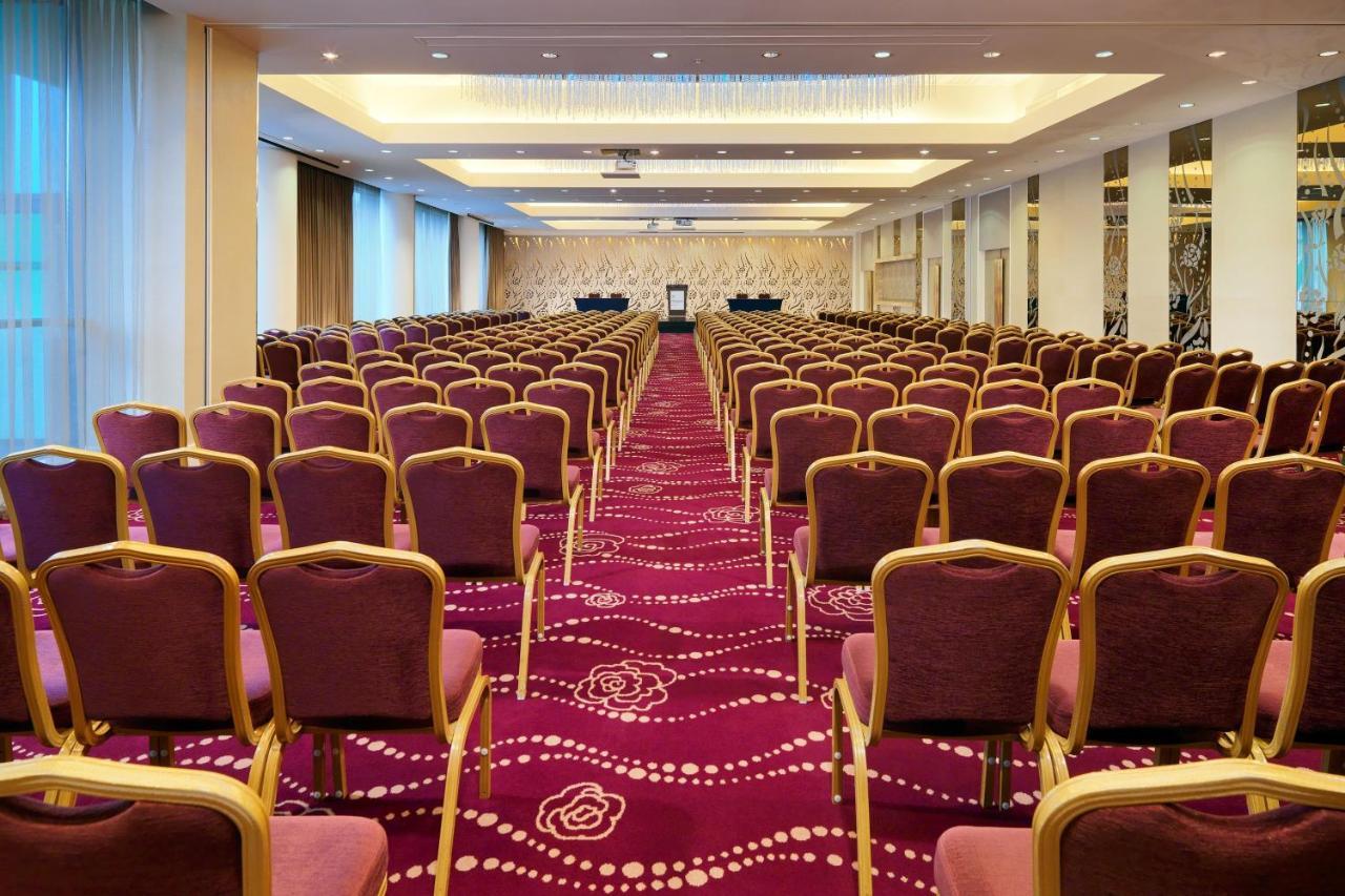 Sheraton Athlone Hotel Екстер'єр фото