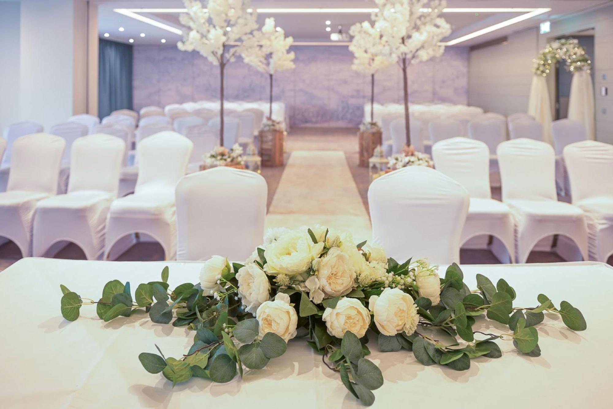 Sheraton Athlone Hotel Екстер'єр фото