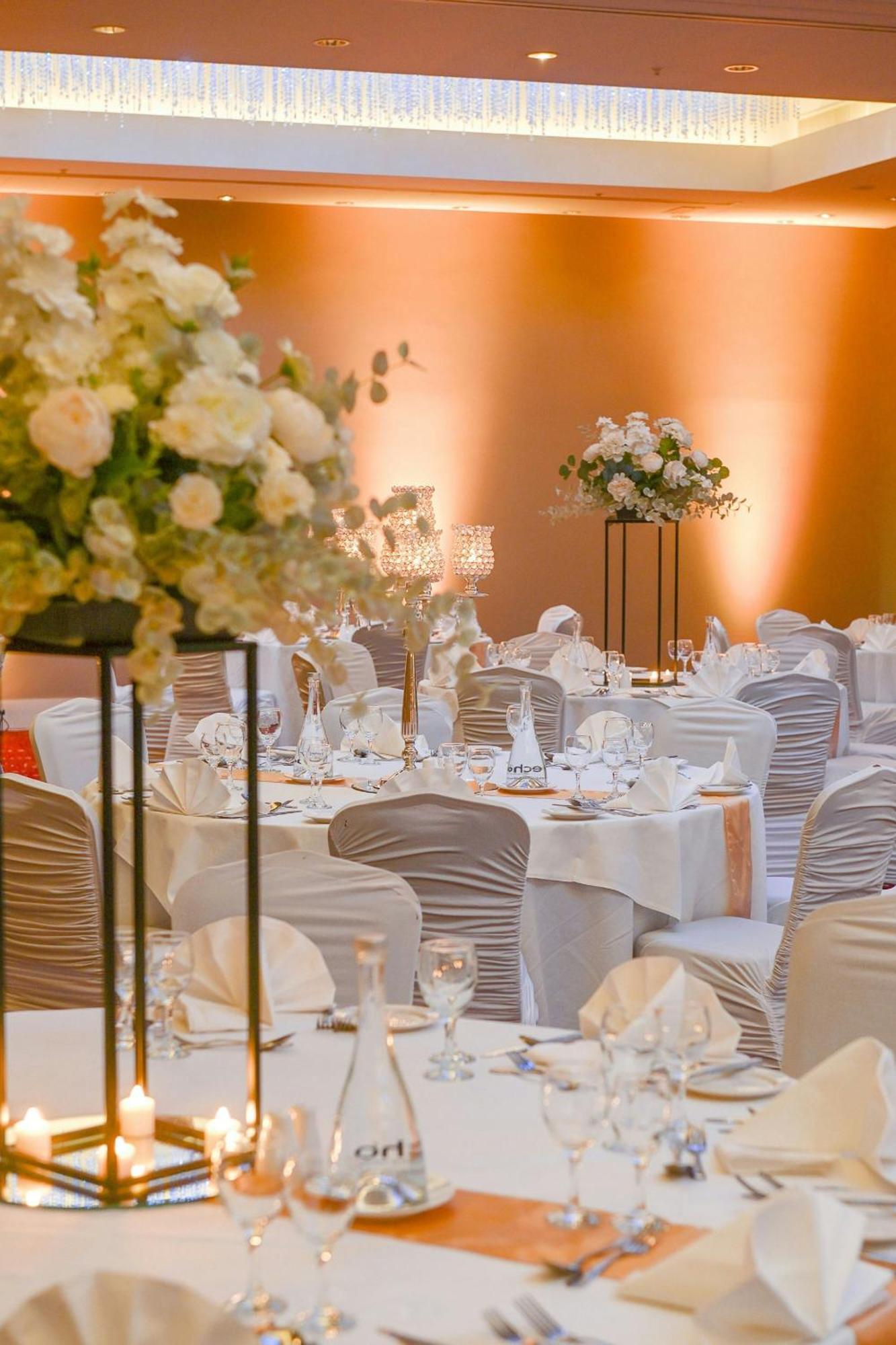 Sheraton Athlone Hotel Екстер'єр фото