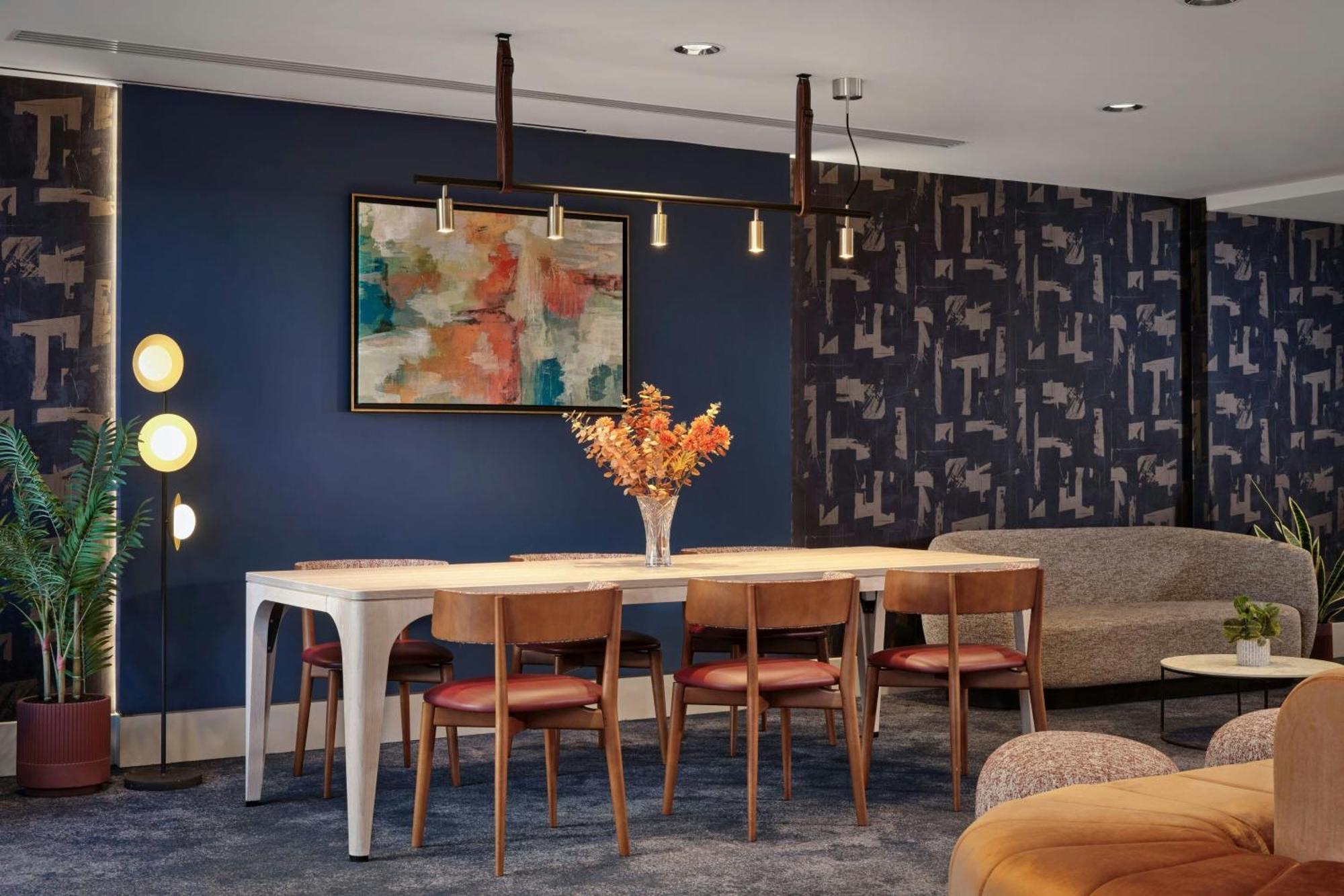 Sheraton Athlone Hotel Екстер'єр фото