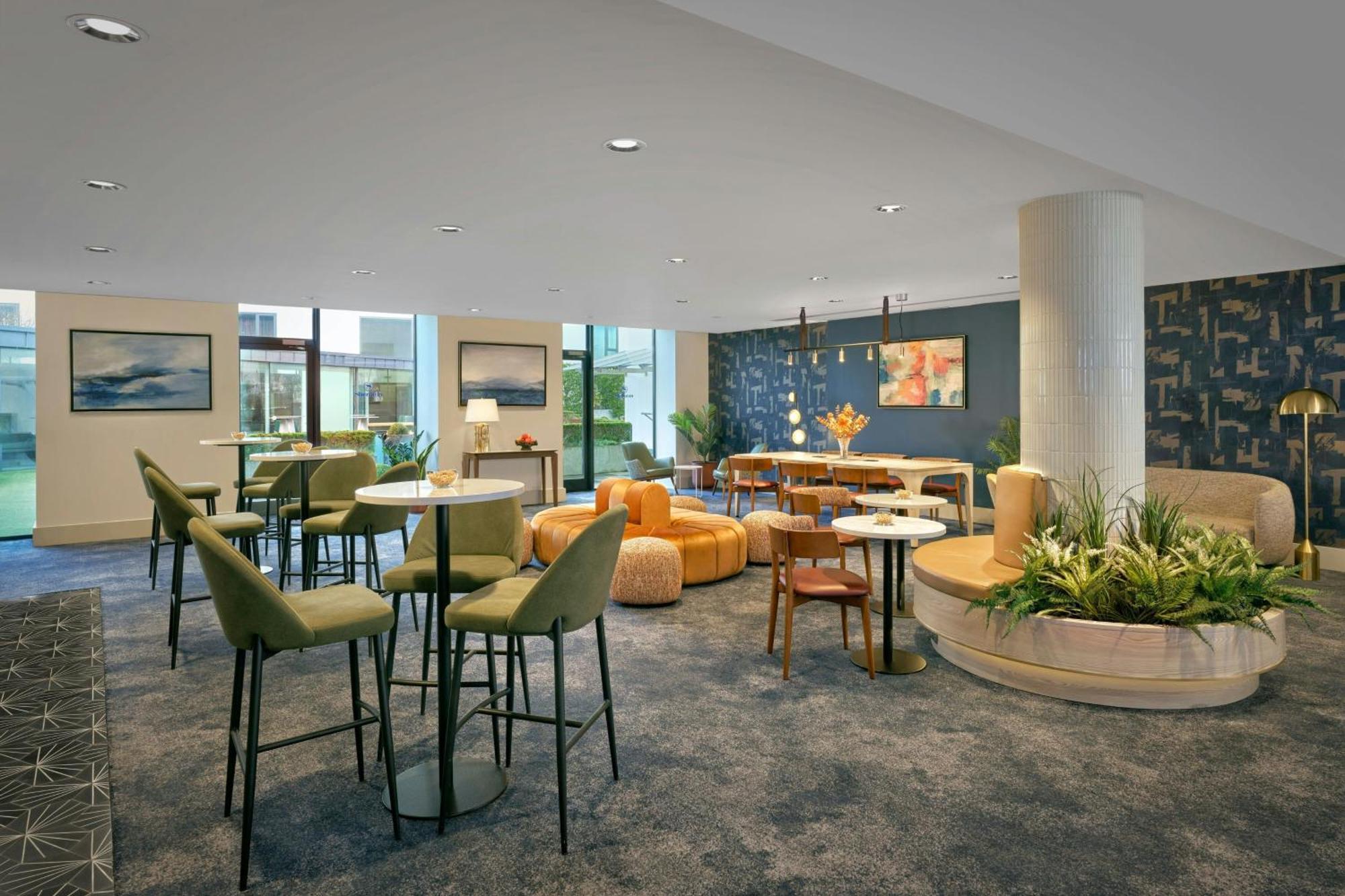 Sheraton Athlone Hotel Екстер'єр фото